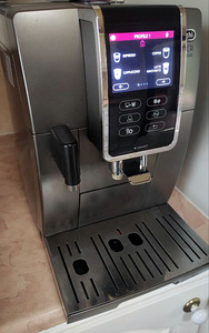 Кофемашина Delonghi Dinamica Plus (9 фото из 10)