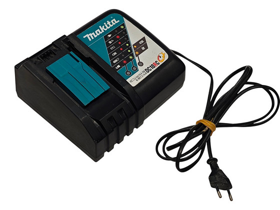Зарядное устройство Makita DC18RC
