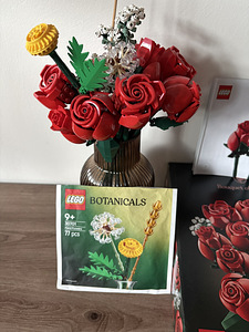 LEGO Botanical Collection 10328 Roosibukett V29 (2 foto / 3)