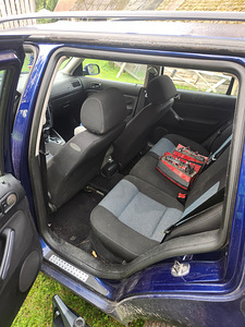 Volksvagen Golf 1,9 96 кВт, автоматическая коробка передач (5 фото из 8)