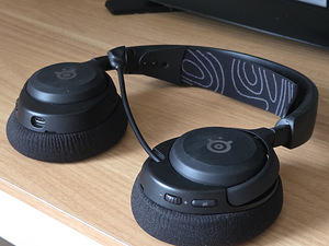 SteelSeries Arctis Nova 5 (Чёрная беспроводная гарнитура) (4 фото из 5)