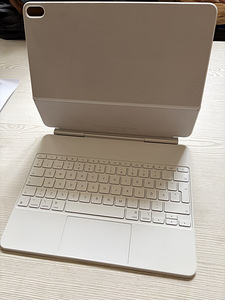 Apple Magic Keyboard, iPad Air 13'' (M3), SWE. Valge (1 фото из 10)