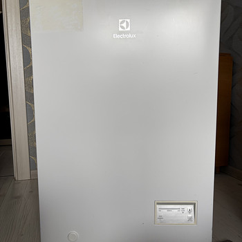 Морозильная камера Electrolux LCB1AF10W0, 98 л