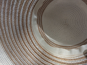 Suvekübar metallkaunistuse, prossi ja laia servaga (9 foto / 10)