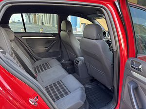 Golf 5 GTI 177 кВт, техосмотр до конца срока, рег. взнос оплачен (10 фото из 10)