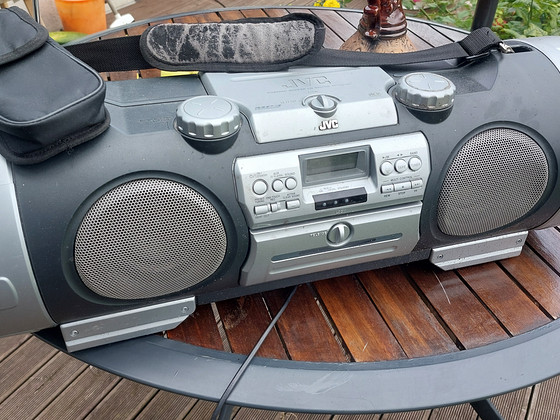 Магнитола JVC