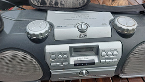 Магнитола JVC (4 фото из 5)