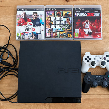 Sony PlayStation 3 Slim + 2 pulti + 3 mängu