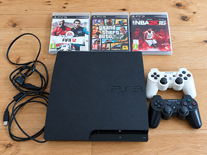 Sony PlayStation 3 Slim + 2 геймпада + 3 игры (2 фото из 3)