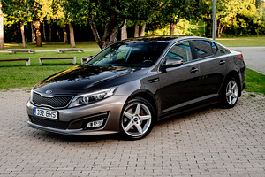 Kia Optima (2 foto / 10)