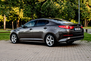 Kia Optima (4 foto / 10)