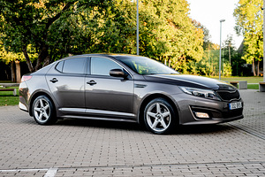 Kia Optima (5 foto / 10)