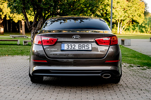Kia Optima (7 foto / 10)