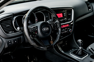 Kia Optima (8 foto / 10)