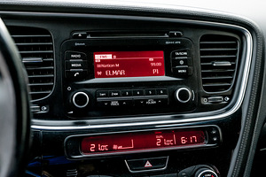 Kia Optima (10 foto / 10)
