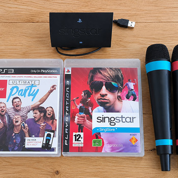 Комплект PS3 SingStar — 2 беспроводных микрофона + 2 игры