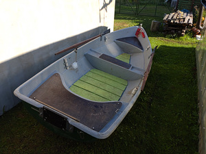 Plastpaat 4,4 m, 75 kg. dokumendid. Kuni 6 hj mootorile. (1 foto / 7)