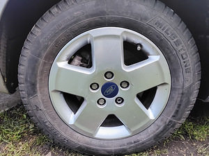 Ford диски с M+S шинами (2 фото из 3)