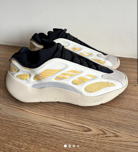 Мужские Adidas Yeezy, размер 46 1/2 (1 фото из 3)