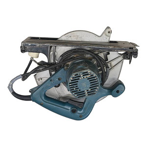 Циркулярная пила Makita 5704R дефект кабеля (4 фото из 6)