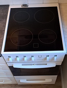 Väga hästi hoitud keraamiline elektripliit UPO Loistoliesi (3 foto / 9)