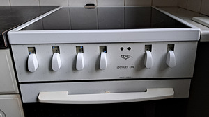 Väga hästi hoitud keraamiline elektripliit UPO Loistoliesi (4 foto / 9)