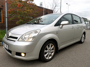 Toyota Corolla Verso 2.0 D-4D 85kW üv 05.2027 (1 foto / 8)