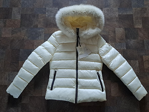 UUS Moncler talvejope, suurus: XS (1 foto / 8)