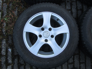 Диски R15 5x114.3 с зимней резиной Nokian 7 мм DOT20 (2 фото из 10)