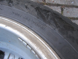 Диски R15 5x114.3 с зимней резиной Nokian 7 мм DOT20 (7 фото из 10)