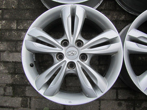 Hyundai R17 5x114.3 originaal veljed (2 foto / 8)