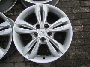 Hyundai R17 5x114.3 originaal veljed (3 foto / 8)