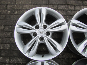 Hyundai R17 5x114.3 originaal veljed (5 foto / 8)