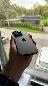iPhone 15 pro 256GB Titanium Black (1 фото из 5)