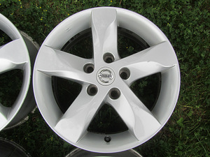 Nissan R16 5x114.3 originaal valuveljed (4 foto / 7)