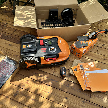 Робот-газонокосилка Worx 1000 м²
