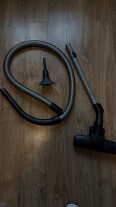 Tõlmuimeja . Vacuum cleaner. Пылесос (2 фото из 3)