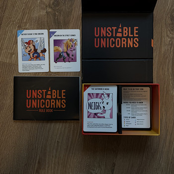 Lauamang . Board game . Lauamäng Unstable unicorns