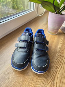 Кроссовки Adidas, размер 36 (4 фото из 5)