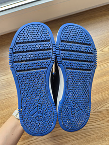Кроссовки Adidas, размер 36 (5 фото из 5)