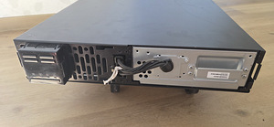 APC Smart-UPS X 3000 VA / 2700 W, модель SMX3000RMHV2U. (2 фото из 3)