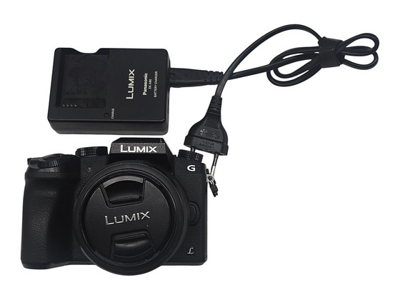 Гибридная камера Panasonic Lumix DMC-G7 + Зарядка