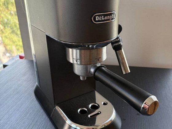 Delonghi Dedica — эспрессо-машина