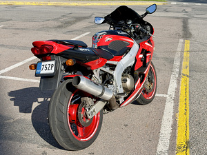 Kawasaki ZX-6R 2000 (4 фото из 8)