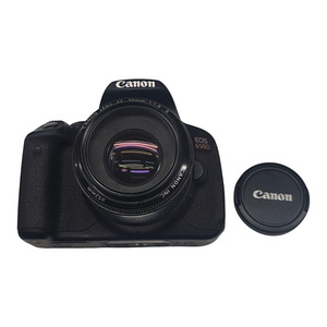 Зеркальная фотокамера Canon eos 650d + зарядка (4 фото из 7)