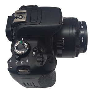 Зеркальная фотокамера Canon eos 650d + зарядка (6 фото из 7)