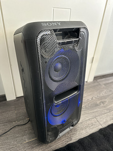 Bluetooth-колонка / музыкальный центр Sony GTK-XB7 (1 фото из 3)