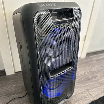Bluetooth-колонка / музыкальный центр Sony GTK-XB7