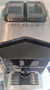 Kahe veskiga tipklassi kohvimasin Siemens EQ 9 Plus S700 (2 foto / 6)