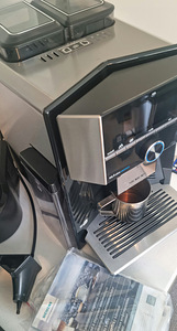 Kahe veskiga tipklassi kohvimasin Siemens EQ 9 Plus S700 (3 foto / 6)